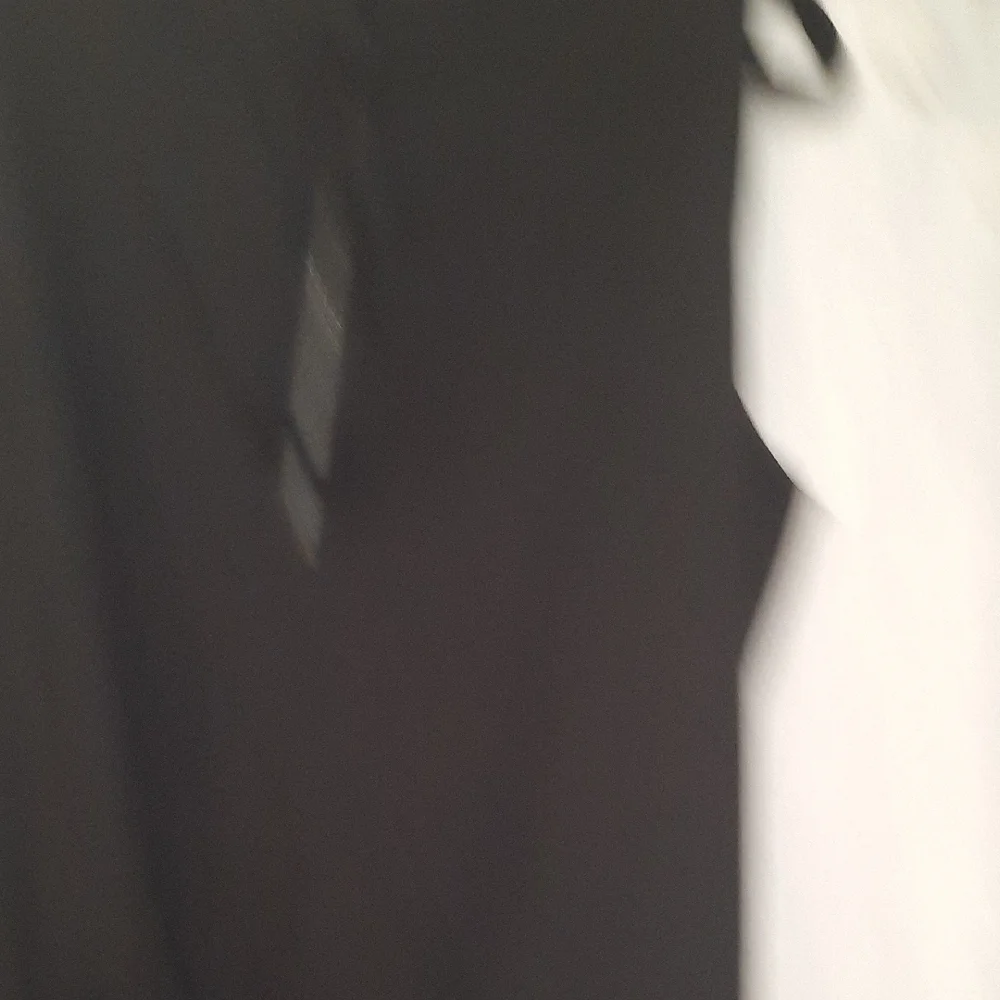 Black Sleeveless Jumpsuit - Picture 3 of 8